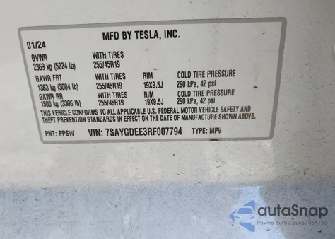 2024 Tesla Model Y Long Range Dual Motor All-Wheel Drive z USA, uszkodzony, nr VIN 7SAYGDEE3RF007794